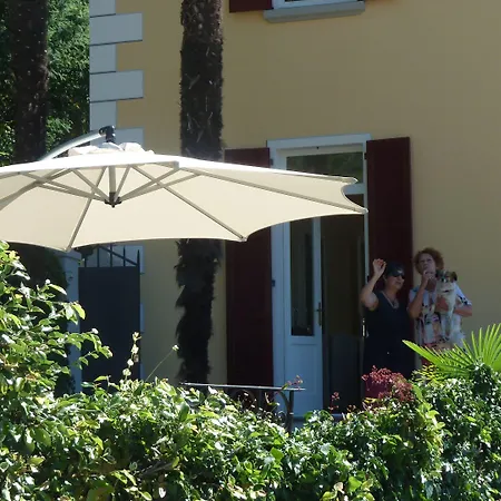 לינה וארוחת בוקר Casa Forster 4*